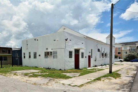 Propiedad comercial en venta en Miami, Florida № 1236136 - foto 7