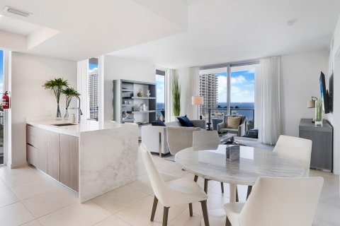 Apartment in GALE RESIDENCES in Fort Lauderdale, Florida 2 bedrooms, 152 sq.m. № 147055 - photo 15