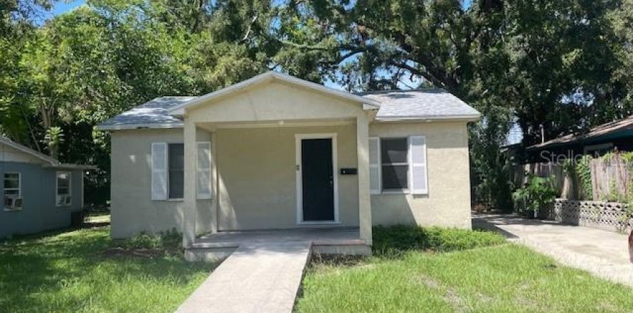 House in Saint Petersburg, Florida 2 bedrooms, 62.43 sq.m. № 1352344