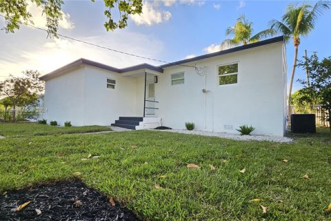 Villa ou maison à vendre à North Miami Beach, Floride: 3 chambres, 101.73 m2 № 1412262 - photo 30