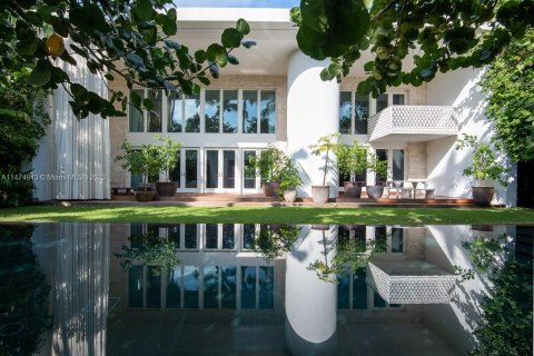 Villa ou maison à vendre à Miami Beach, Floride: 6 chambres, 558.44 m2 № 866049 - photo 20