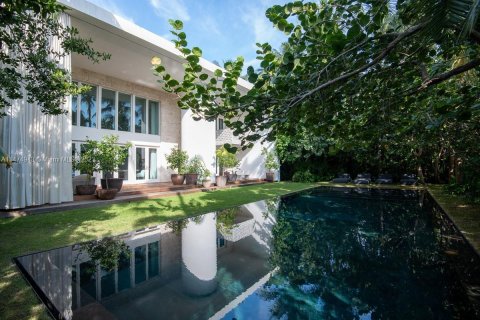 Villa ou maison à vendre à Miami Beach, Floride: 6 chambres, 558.44 m2 № 866049 - photo 19