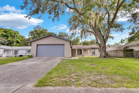 House in Brandon, Florida 3 bedrooms, 112.23 sq.m. № 1307534 - photo 2