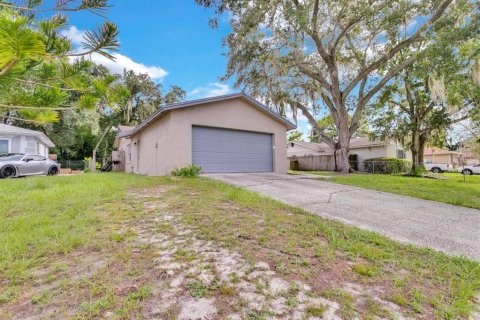 House in Brandon, Florida 3 bedrooms, 112.23 sq.m. № 1307534 - photo 3