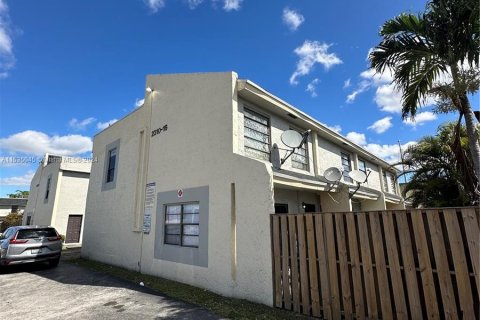 Adosado en venta en Lauderhill, Florida, 2 dormitorios, 94.76 m2 № 1015868 - foto 25