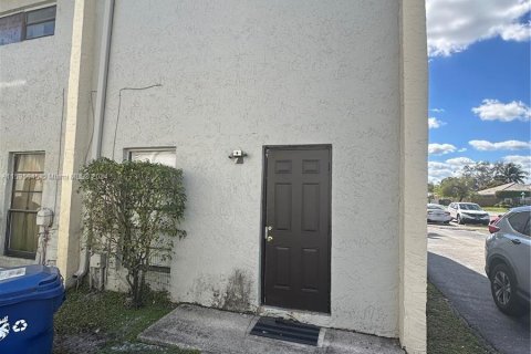 Adosado en venta en Lauderhill, Florida, 2 dormitorios, 94.76 m2 № 1015868 - foto 3