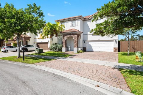 Villa ou maison à vendre à Doral, Floride: 5 chambres, 301 m2 № 732568 - photo 4