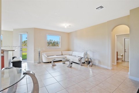 Villa ou maison à vendre à Doral, Floride: 5 chambres, 301 m2 № 732568 - photo 12