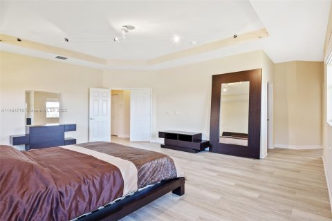 Villa ou maison à vendre à Doral, Floride: 5 chambres, 301 m2 № 732568 - photo 19