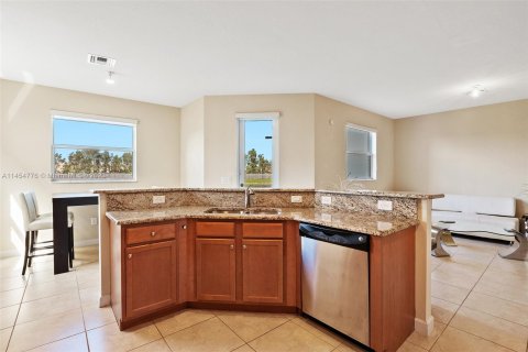 Villa ou maison à vendre à Doral, Floride: 5 chambres, 301 m2 № 732568 - photo 14