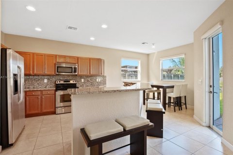 Villa ou maison à vendre à Doral, Floride: 5 chambres, 301 m2 № 732568 - photo 13