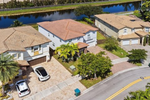 Villa ou maison à vendre à Doral, Floride: 5 chambres, 301 m2 № 732568 - photo 9