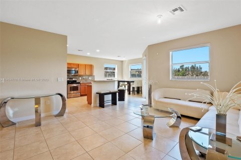 Villa ou maison à vendre à Doral, Floride: 5 chambres, 301 m2 № 732568 - photo 6