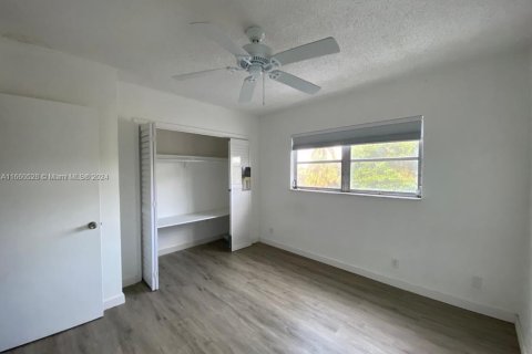 Copropriété à vendre à Hallandale Beach, Floride: 2 chambres, 89.19 m2 № 1387953 - photo 21