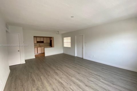 Copropriété à vendre à Hallandale Beach, Floride: 2 chambres, 89.19 m2 № 1387953 - photo 10