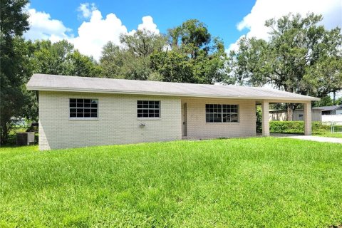 House in Lakeland, Florida 3 bedrooms, 171.31 sq.m. № 1342950 - photo 1