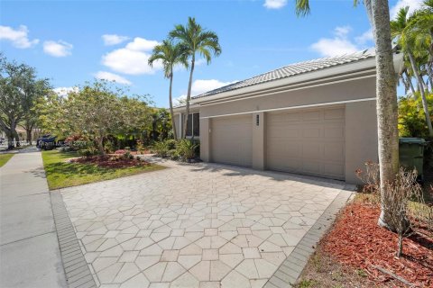 House in Weston, Florida 3 bedrooms, 190.45 sq.m. № 1138705 - photo 6