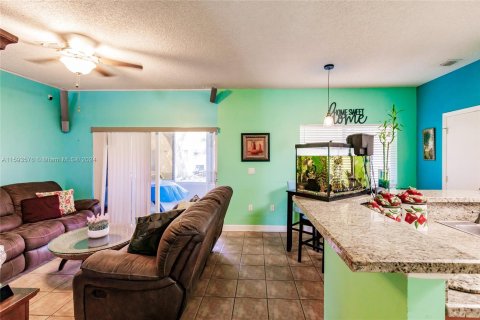 Adosado en venta en Miramar, Florida, 3 dormitorios, 138.42 m2 № 1185119 - foto 18