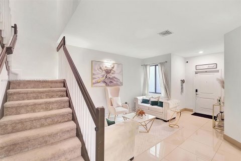 Adosado en venta en Miami, Florida, 3 dormitorios, 158.31 m2 № 1427220 - foto 5