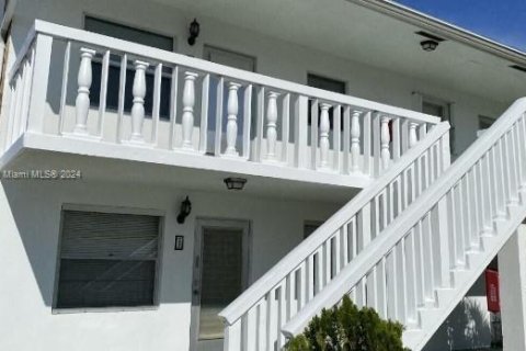 Condo in Lake Worth, Florida, 2 bedrooms  № 1272574 - photo 2