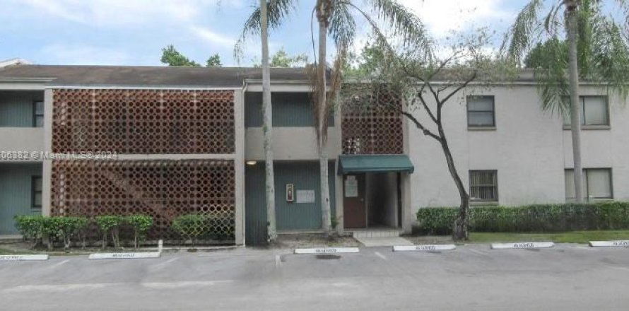 Condominio en Lauderhill, Florida, 2 dormitorios  № 1272575