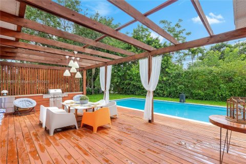 Villa ou maison à vendre à Miami Shores, Floride: 5 chambres, 233.28 m2 № 537417 - photo 17