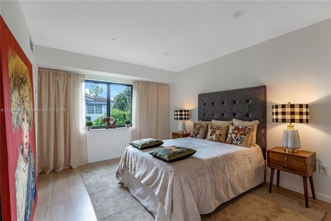 Villa ou maison à vendre à Miami Shores, Floride: 5 chambres, 233.28 m2 № 537417 - photo 13