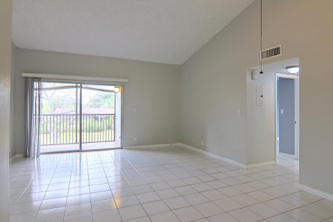 Condominio en venta en Pompano Beach, Florida, 2 dormitorios, 81.75 m2 № 1155931 - foto 16