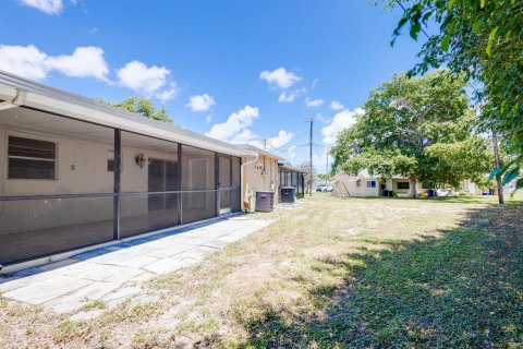 House in Delray Beach, Florida 2 bedrooms, 74.32 sq.m. № 1162049 - photo 2