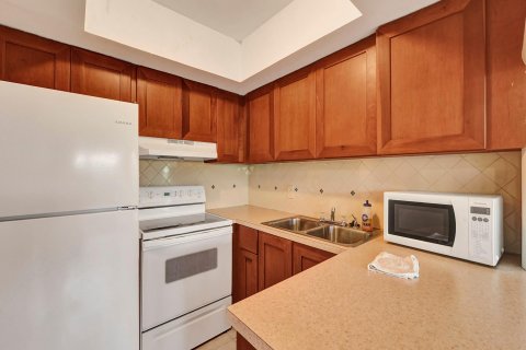 Condo in Deerfield Beach, Florida, 1 bedroom  № 1097860 - photo 5