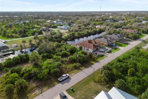 Terreno en venta en Port Charlotte, Florida № 920455 - foto 8