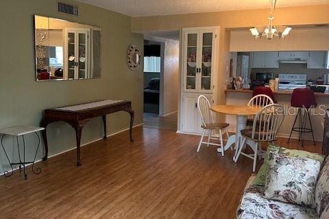 Condo in DeLand, Florida, 2 bedrooms  № 1274190 - photo 5