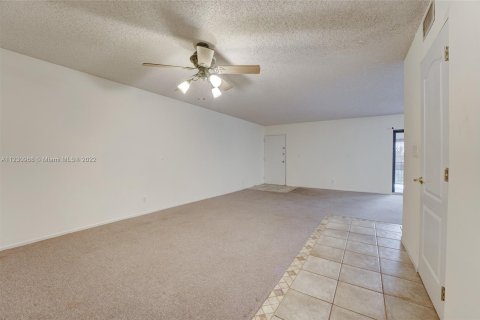 Copropriété à vendre à Fort Lauderdale, Floride: 2 chambres, 117.61 m2 № 28928 - photo 23