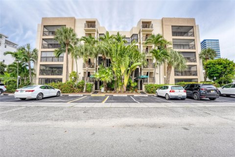 Condominio en venta en Fort Lauderdale, Florida, 2 dormitorios, 117.61 m2 № 28928 - foto 2