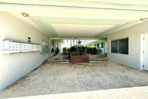 Condominio en venta en Miami Beach, Florida, 1 dormitorio, 66.43 m2 № 1236999 - foto 4