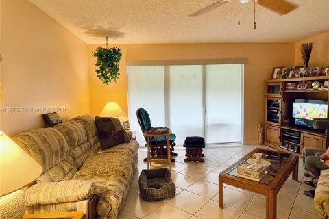 Condo in Delray Beach, Florida, 2 bedrooms  № 1237001 - photo 8