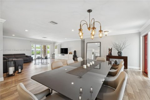 Villa ou maison à vendre à Palmetto Bay, Floride: 4 chambres, 206.8 m2 № 1153970 - photo 10