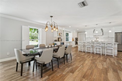 Villa ou maison à vendre à Palmetto Bay, Floride: 4 chambres, 206.8 m2 № 1153970 - photo 5