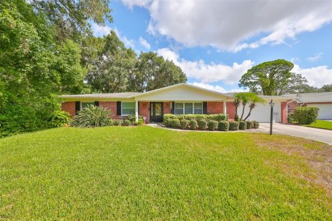 House in Tampa, Florida 3 bedrooms, 185.34 sq.m. № 1347362 - photo 1