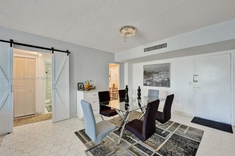 Copropriété à vendre à Palm Beach, Floride: 2 chambres, 143.81 m2 № 1098537 - photo 7