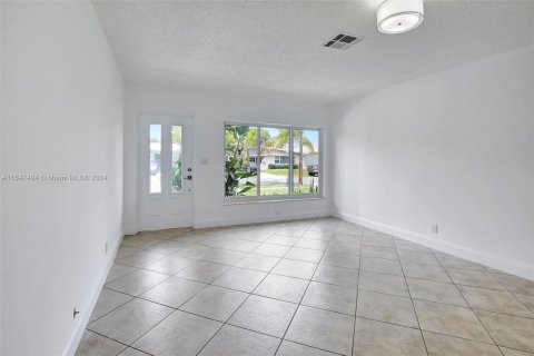 Villa ou maison à vendre à Dania Beach, Floride: 2 chambres, 94.76 m2 № 1330288 - photo 4