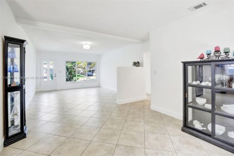 Villa ou maison à vendre à Dania Beach, Floride: 2 chambres, 94.76 m2 № 1330288 - photo 10