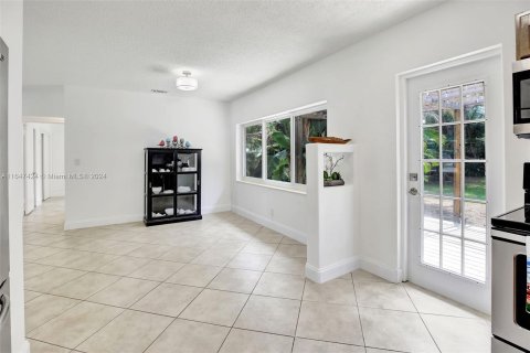 House in Dania Beach, Florida 2 bedrooms, 94.76 sq.m. № 1330288 - photo 14