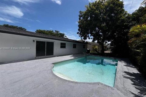 Villa ou maison à vendre à Cutler Bay, Floride: 5 chambres, 186.27 m2 № 1311343 - photo 3