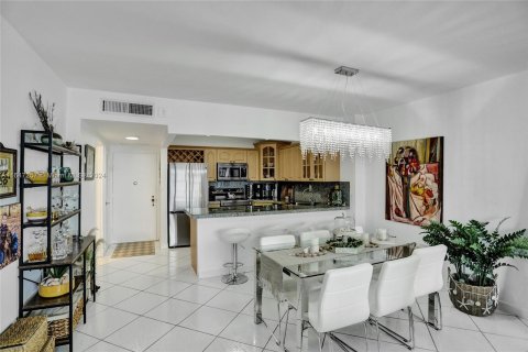 Condominio en venta en Hollywood, Florida, 1 dormitorio, 83.24 m2 № 1330286 - foto 10