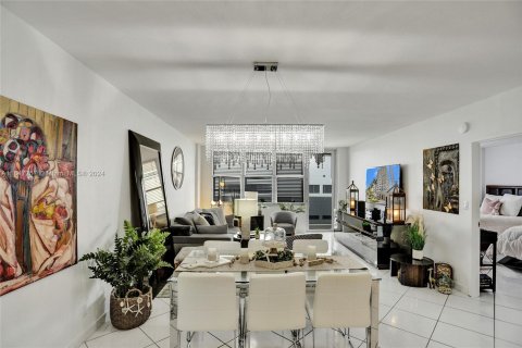 Condominio en venta en Hollywood, Florida, 1 dormitorio, 83.24 m2 № 1330286 - foto 12