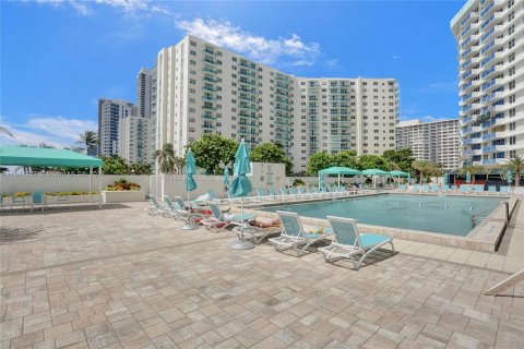 Condominio en venta en Hollywood, Florida, 1 dormitorio, 83.24 m2 № 1330286 - foto 27