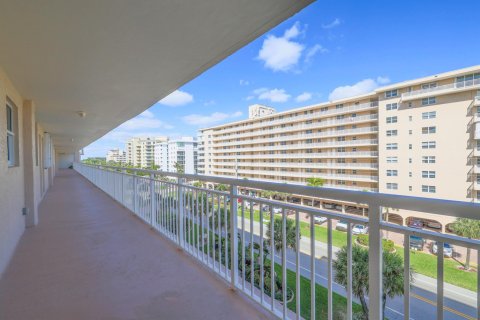 Condominio en venta en Hillsboro Beach, Florida, 2 dormitorios, 111.48 m2 № 1099069 - foto 1