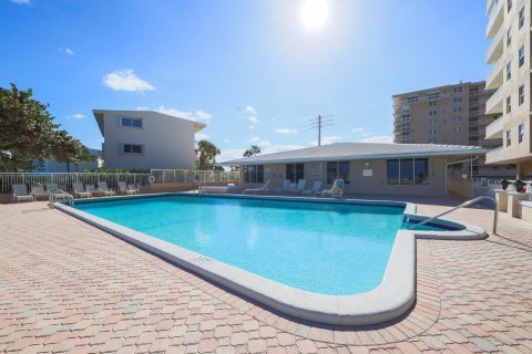 Condominio en venta en Hillsboro Beach, Florida, 2 dormitorios, 111.48 m2 № 1099069 - foto 17