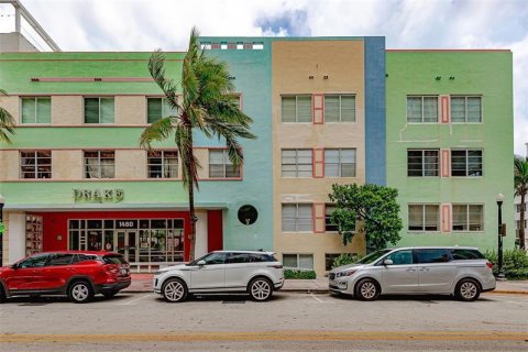 Condo in Miami Beach, Florida, 2 bedrooms  № 1099113 - photo 1